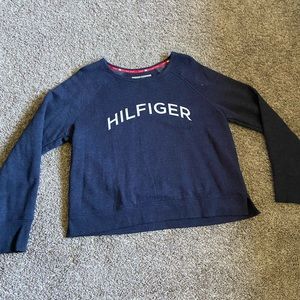 XL Blue Tommy Hilfiger Sweatshirt!